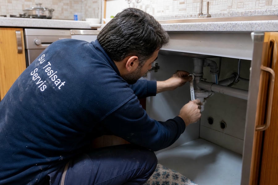 İzmit su tesisat ustası çalışma görüntüsü
